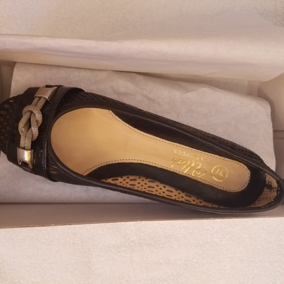 All leather women's flats . European made. - Picture 6 of 12